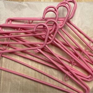 Set of Pink Hangers qty (16)